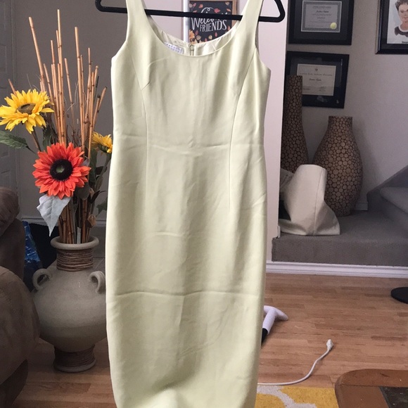 Dress - Picture 3 of 3